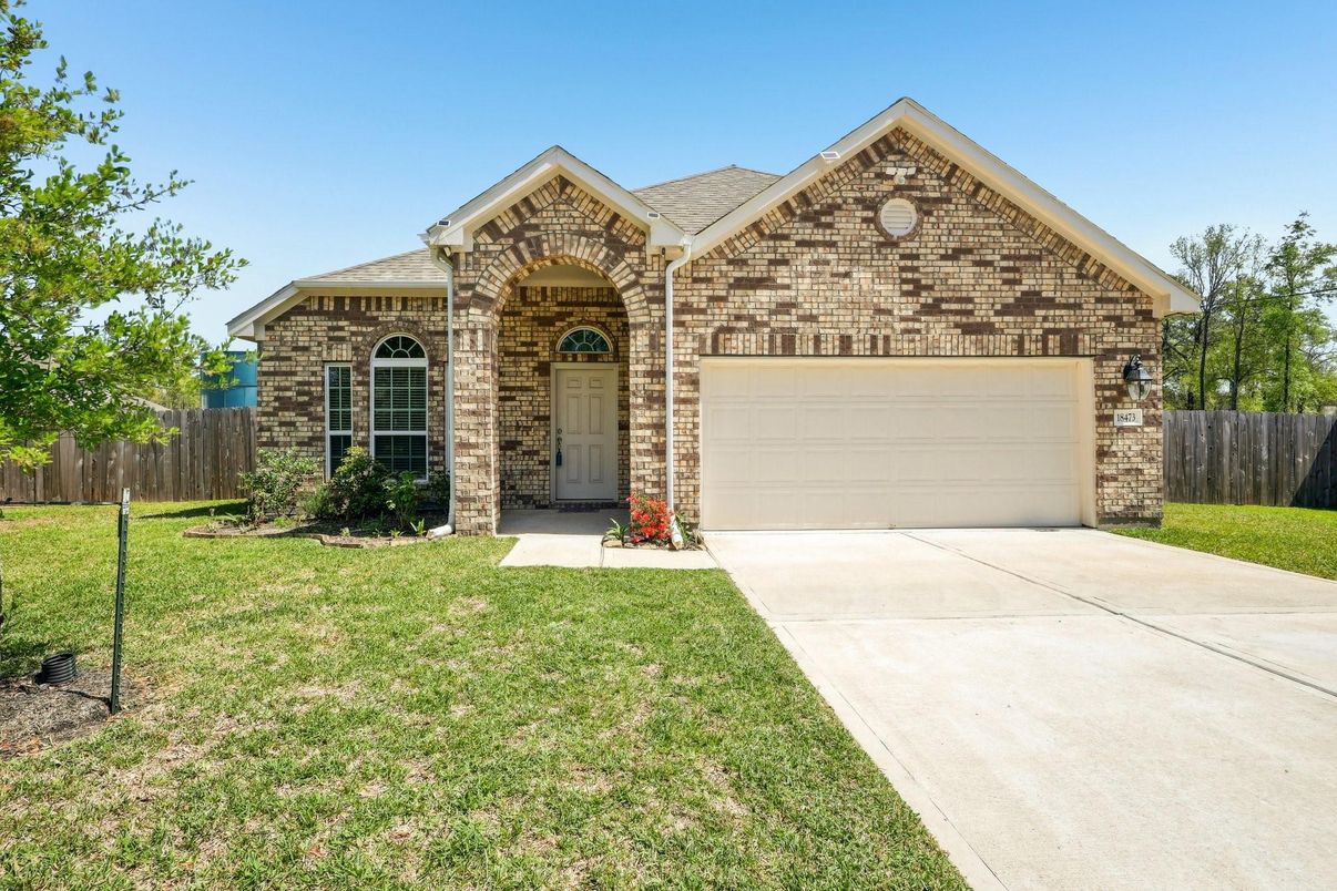 Attached, Exterior, Facade, Brick Facade, Brick Traditional