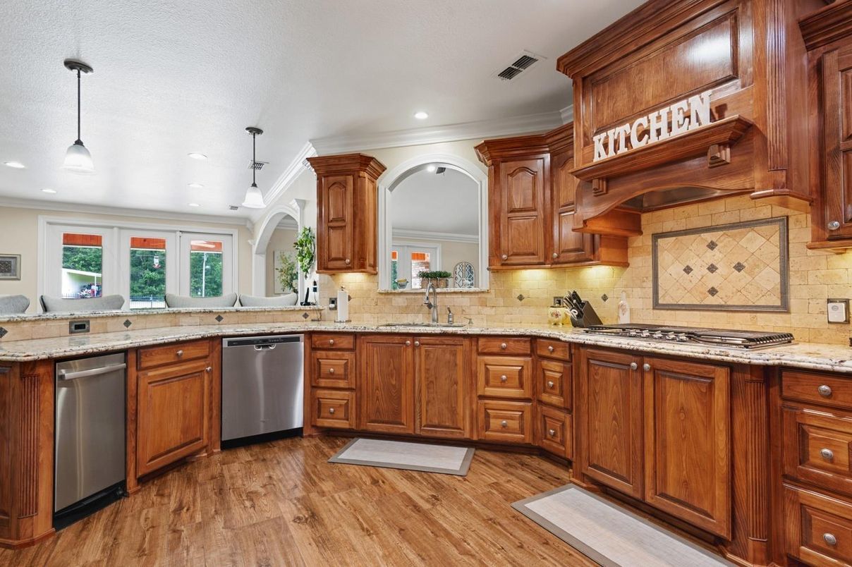 Interior, Kitchen, Pendant Lights, Recessed Lighting, Wood Texture Flooring