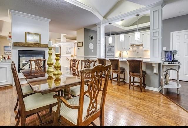 Dining room, Fireplace, Interior, Kitchen, Pendant Lights, Recessed Lighting, Wood Texture Flooring