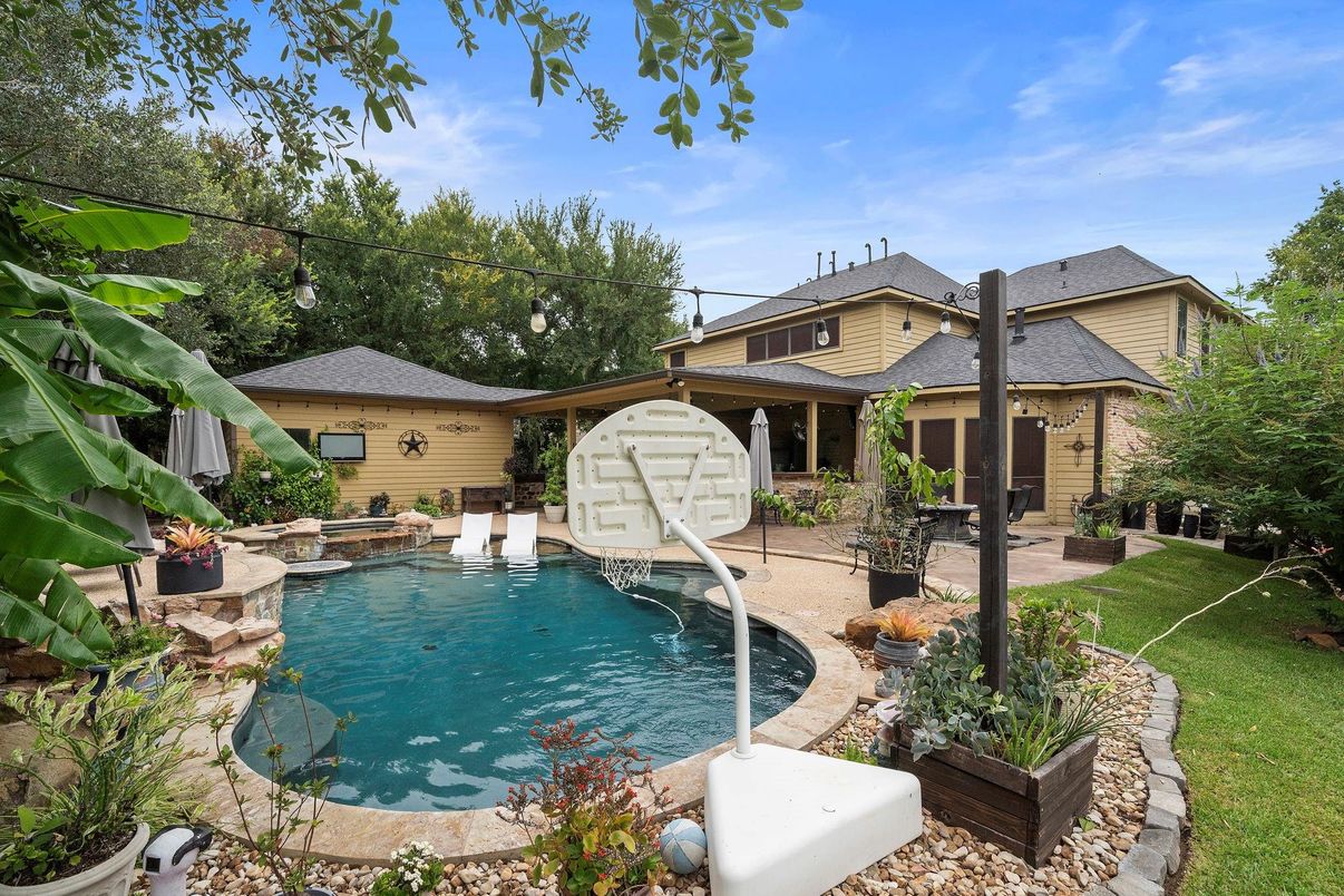 Backyard, Exterior, Pool