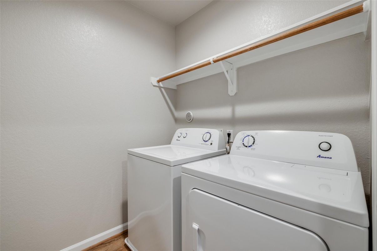 Interior, Washer, Wood Texture Flooring