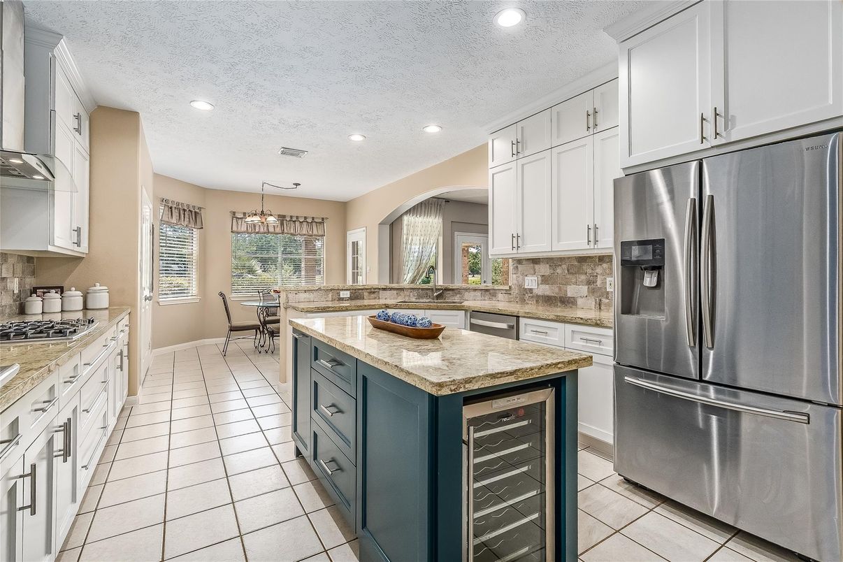 Chandelier, Dining room, Interior, Kitchen, Recessed Lighting