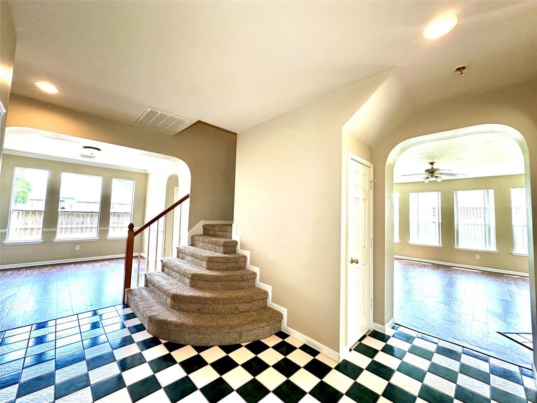 Interior, Recessed Lighting, Wood Texture Flooring