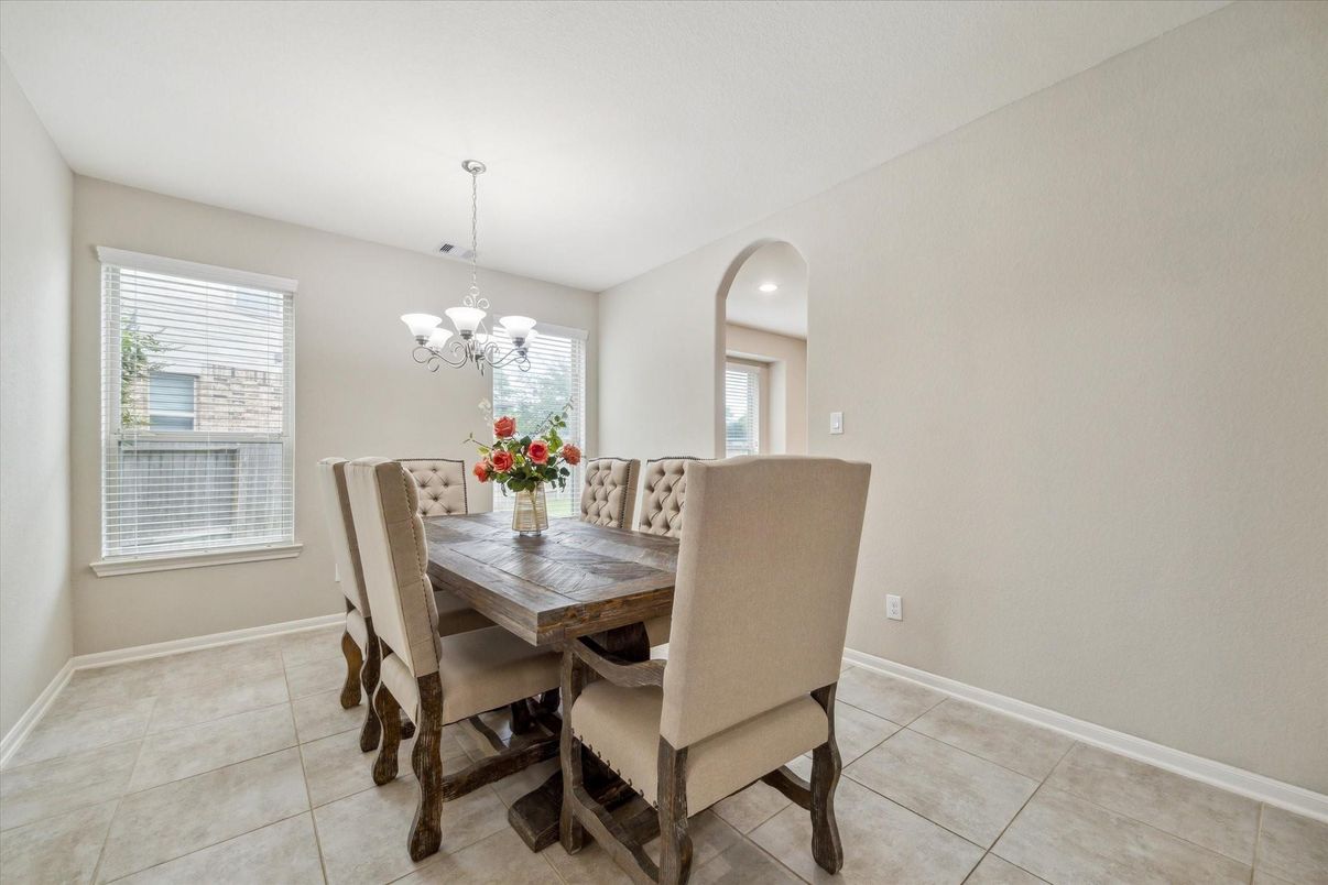 Chandelier, Dining room, Interior