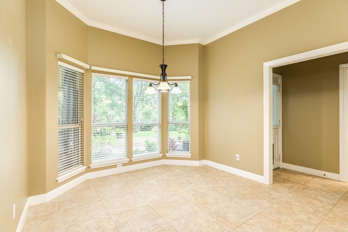 Empty room, Interior, Pendant Lights