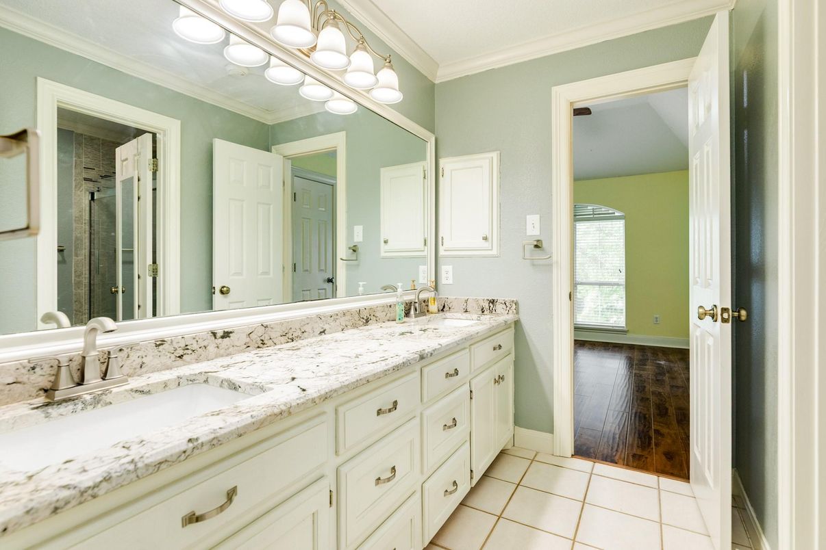 Bathroom, Dual Sink Vanities, Interior, Wood Texture Flooring