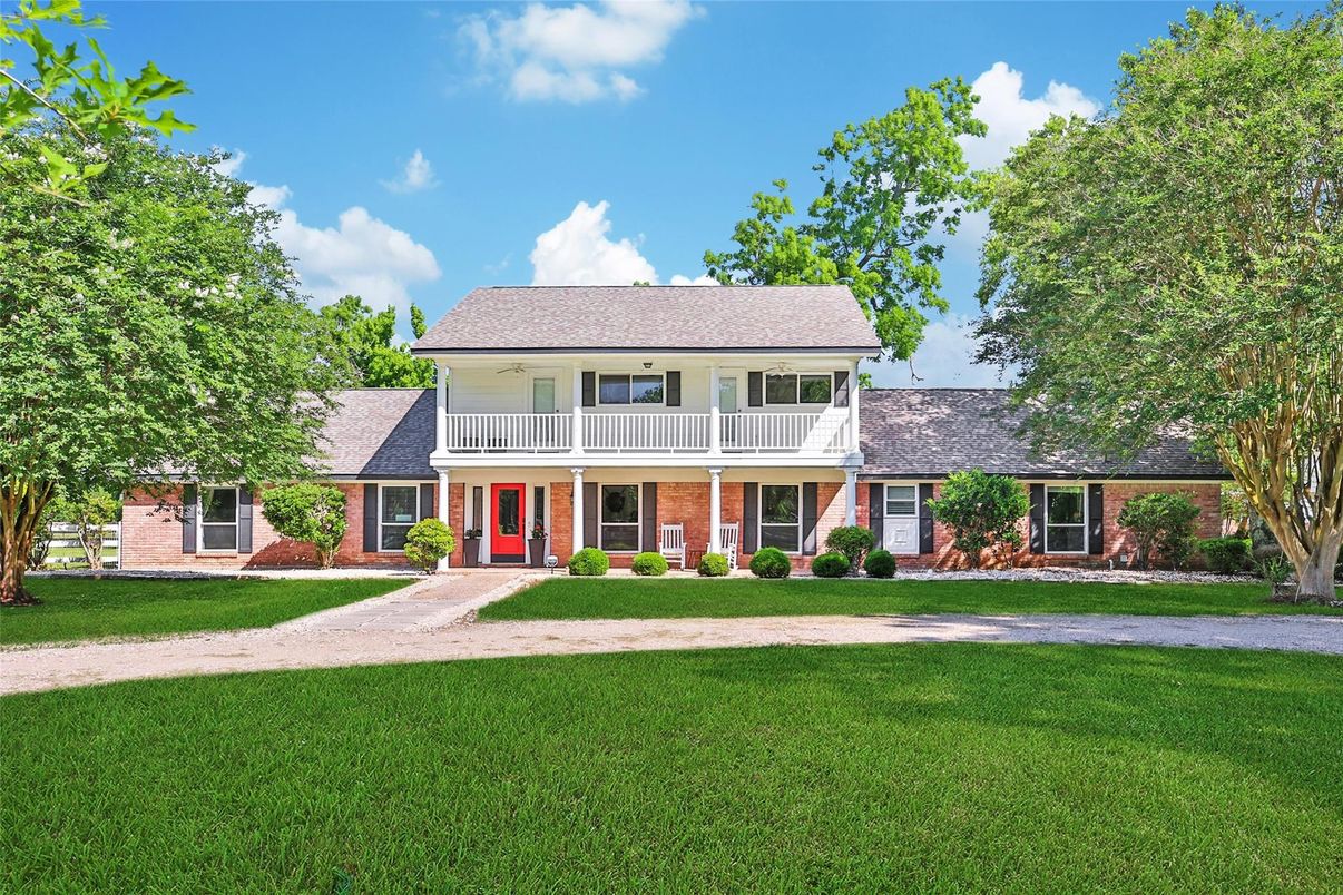 Exterior, Facade, Brick Facade, Split Level
