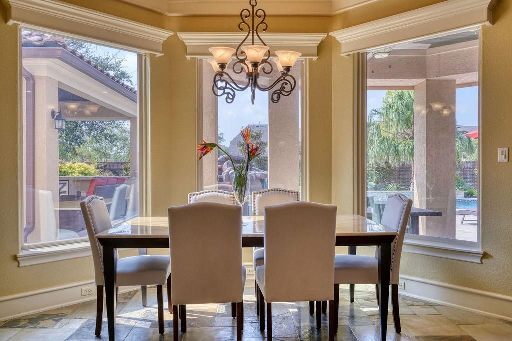 Chandelier, Dining room, Interior, Pendant Lights