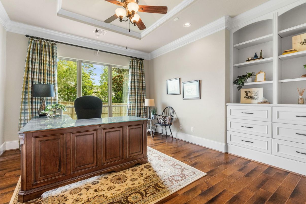 Home Office, Interior, Recessed Lighting, Wood Texture Flooring