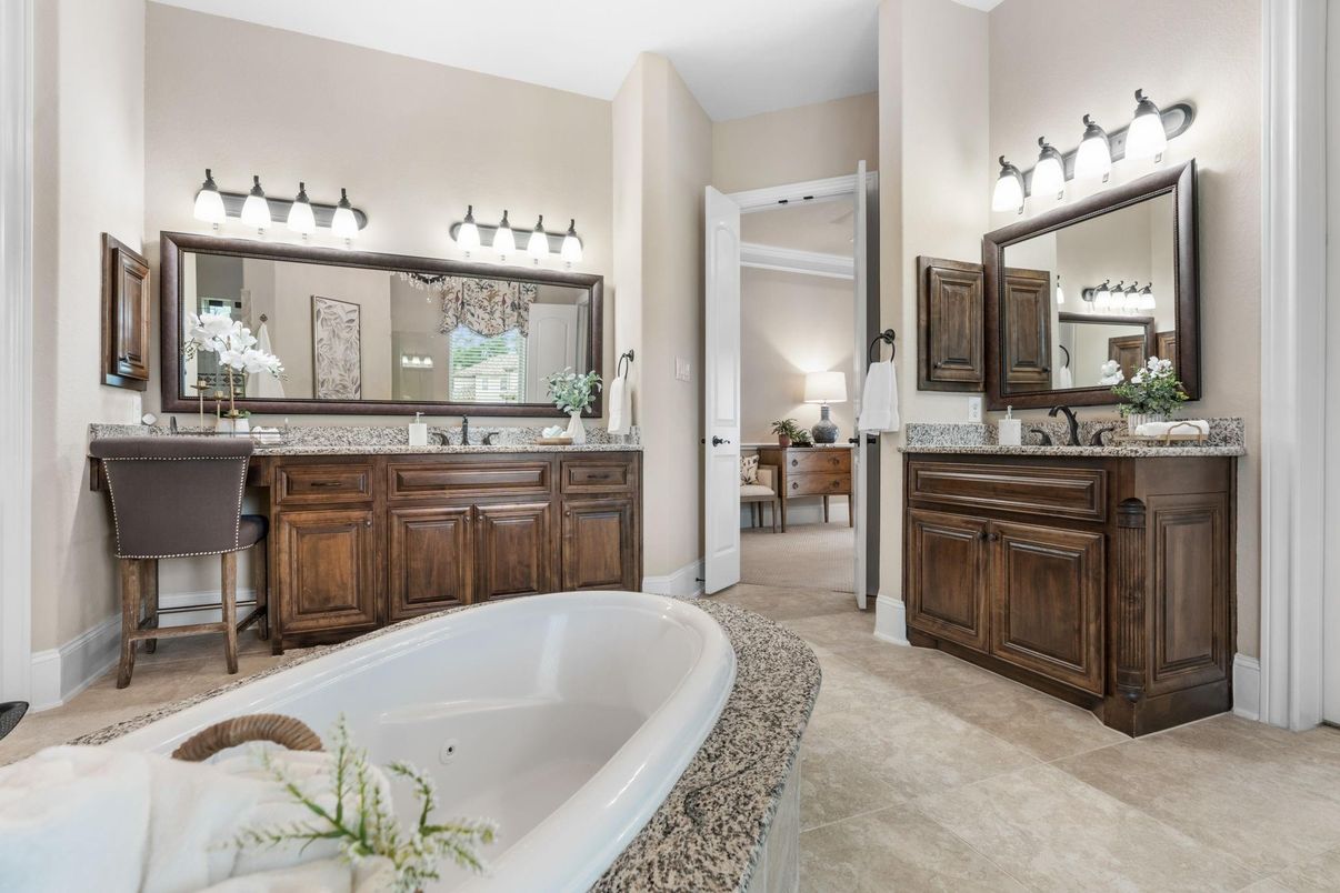 Bathroom, Dual Sink Vanities, Interior