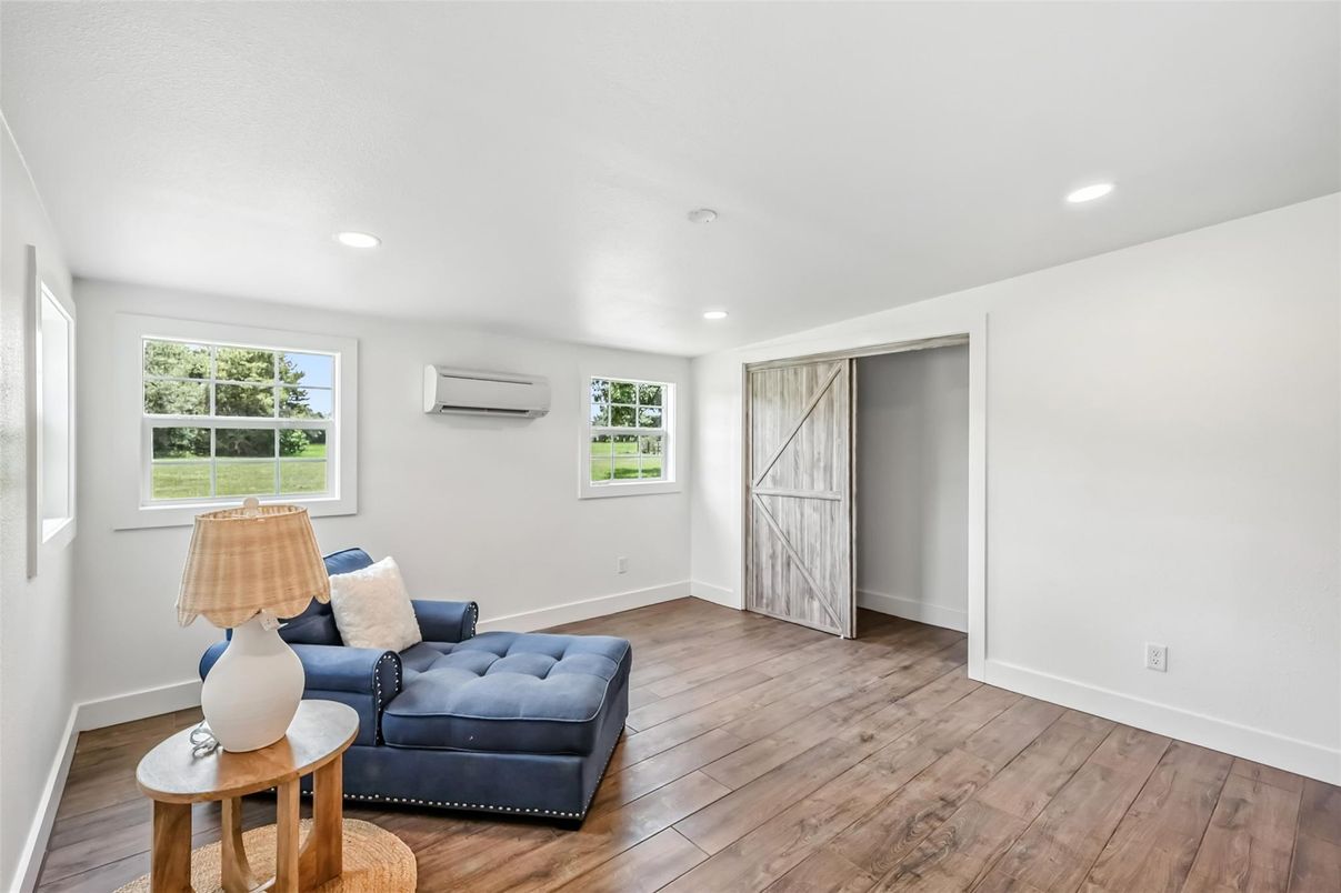 Interior, Recessed Lighting, Wood Texture Flooring