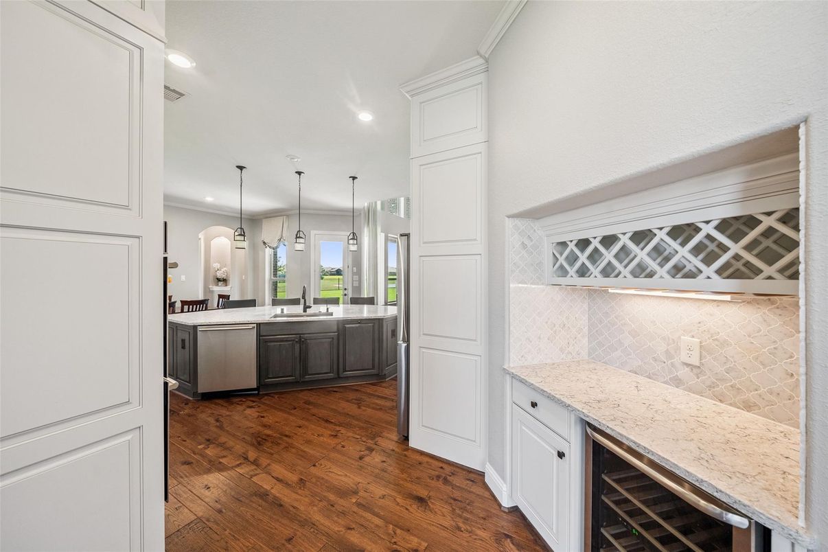 Interior, Kitchen, Pendant Lights, Recessed Lighting, Wood Texture Flooring