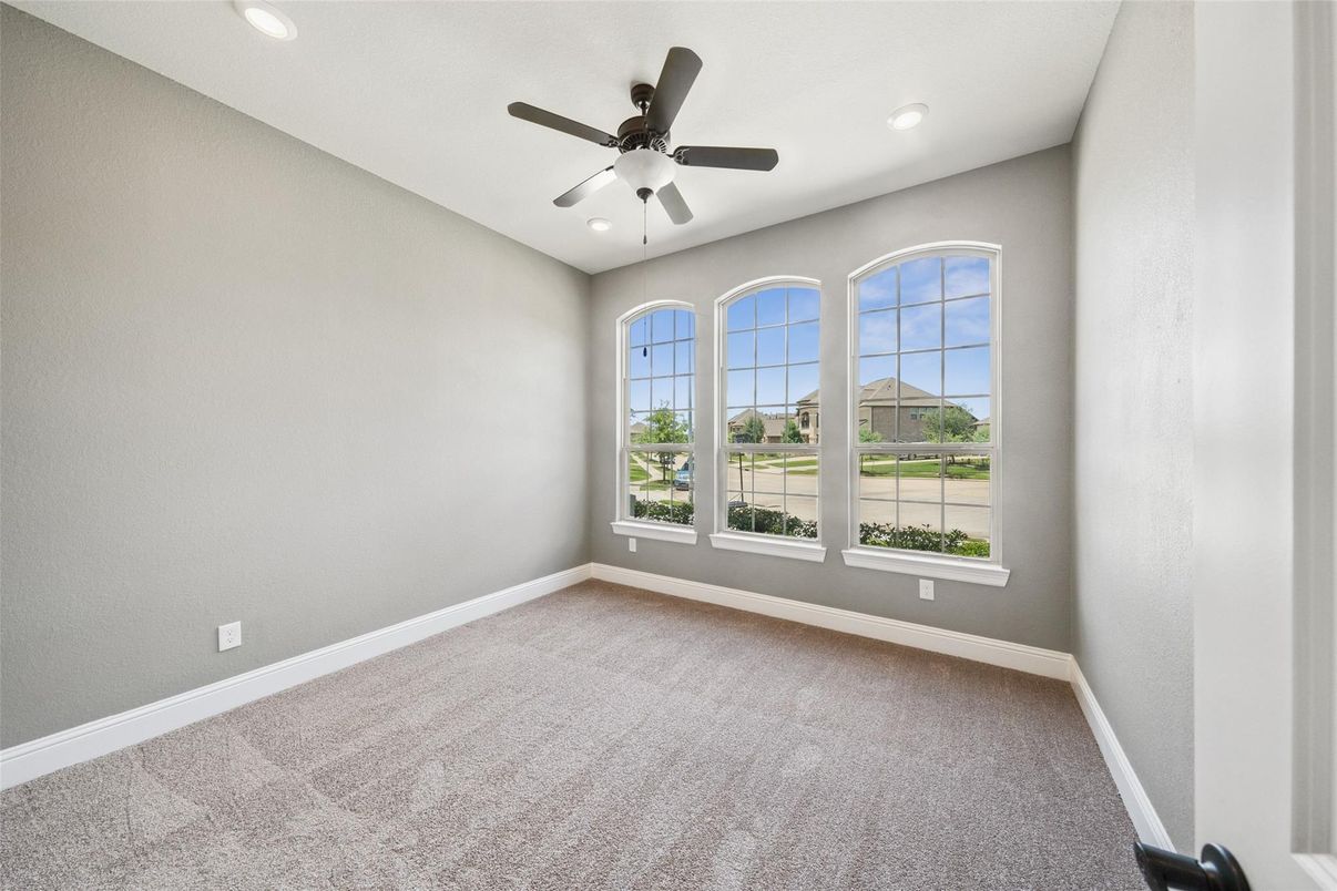 Empty room, Interior, Recessed Lighting