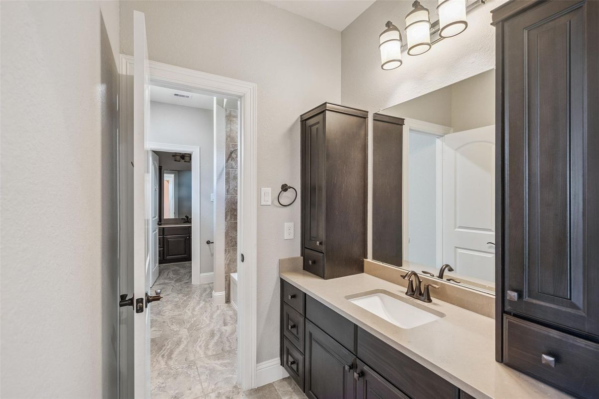 Bathroom, Dual Sink Vanities, Interior