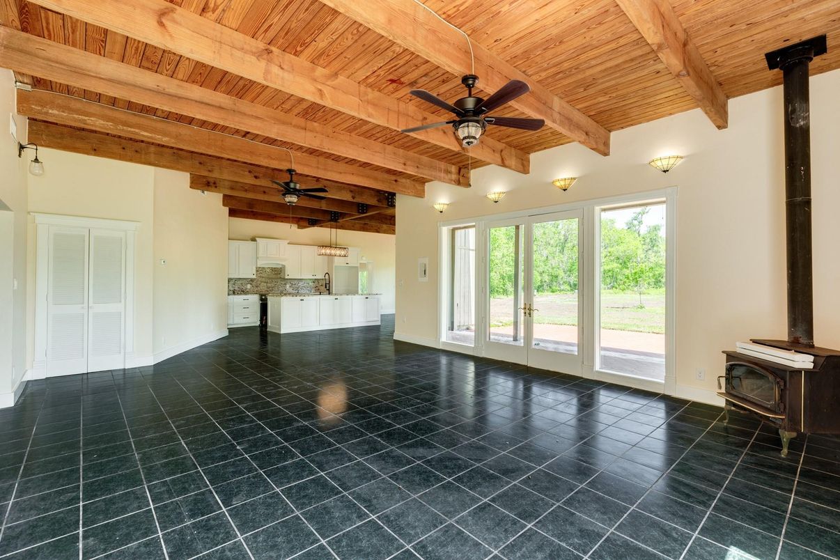 Empty room, Interior, Kitchen, Wooden Beams, Wooden Ceilings