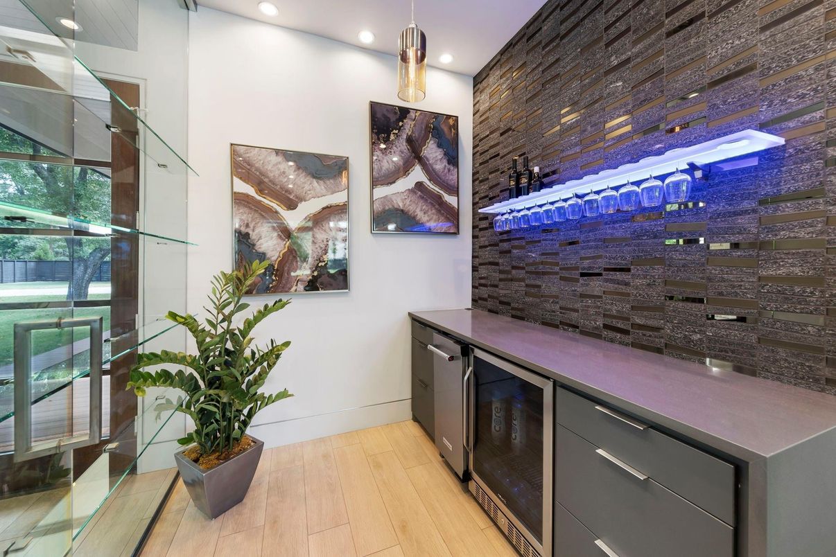 Interior, Pendant Lights, Recessed Lighting, Wood Texture Flooring
