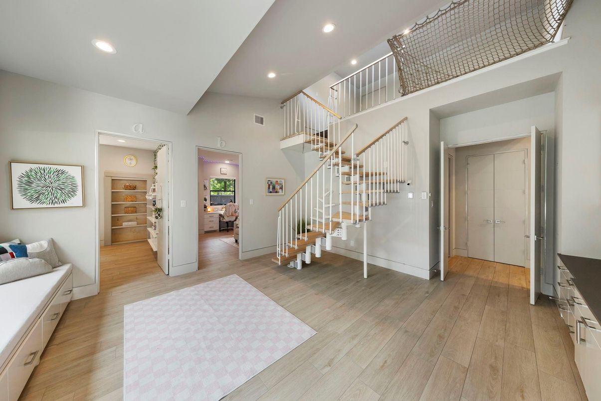 Interior, Recessed Lighting, Wood Texture Flooring