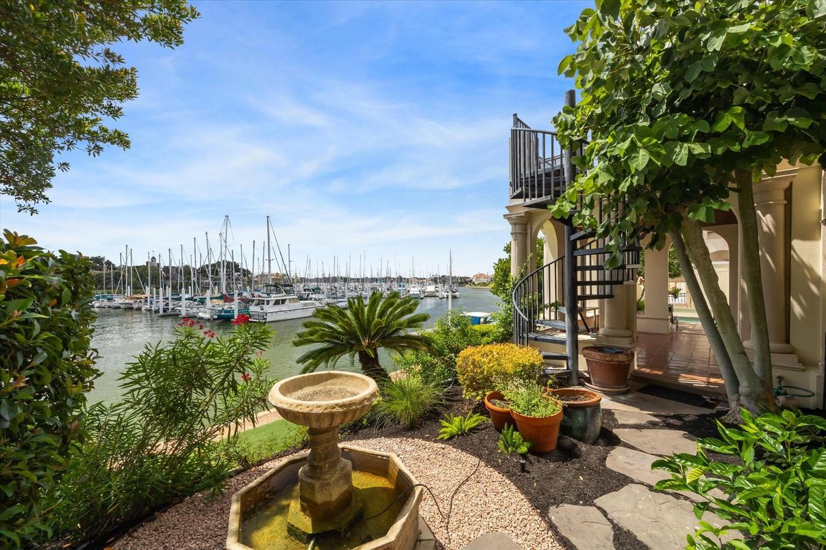 Exterior, Water