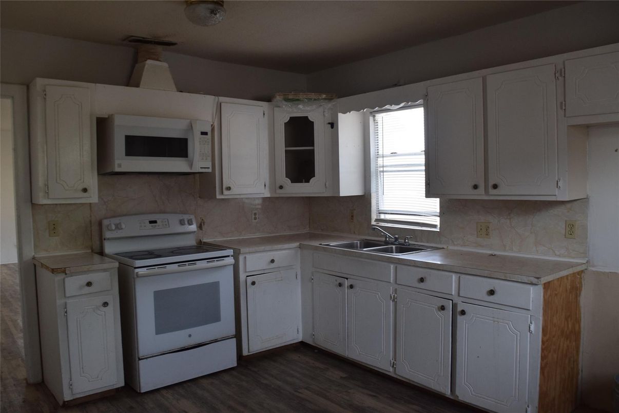 Interior, Kitchen, Marble Walls, Wood Texture Flooring