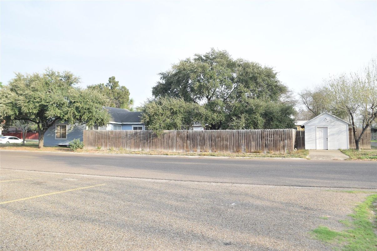 Detached Garage, Exterior