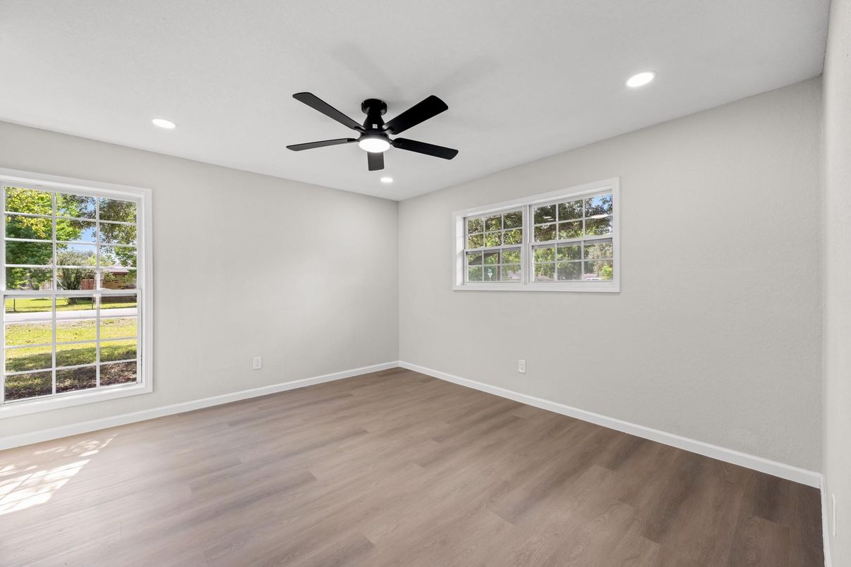 Empty room, Interior, Recessed Lighting, Wood Texture Flooring