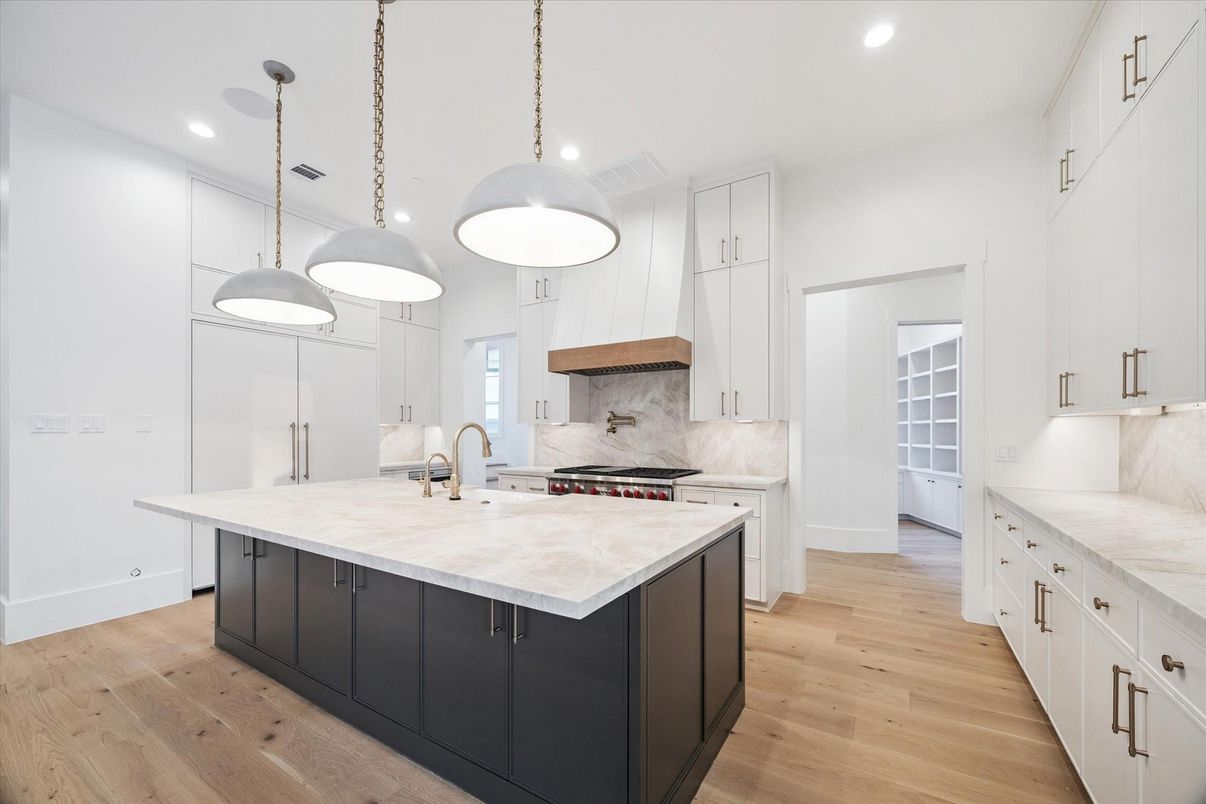 Interior, Kitchen, Pendant Lights, Recessed Lighting, Wood Texture Flooring