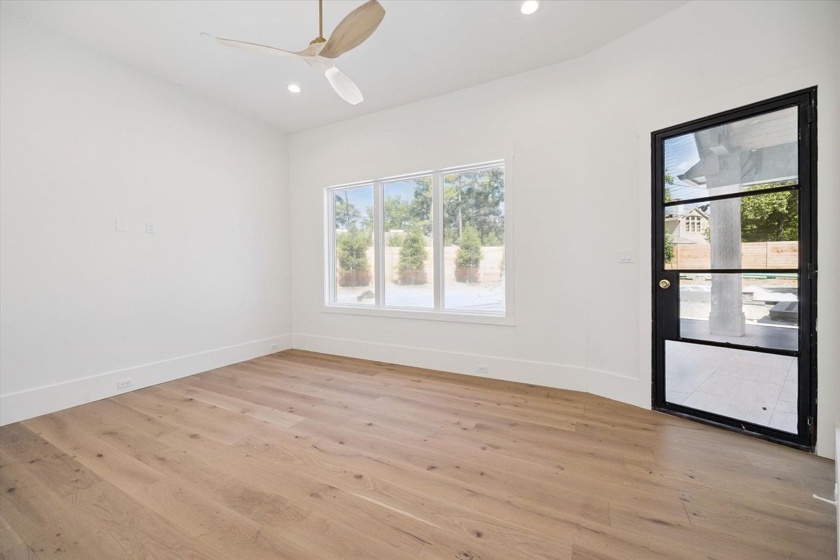 Empty room, Interior, Recessed Lighting, Wood Texture Flooring