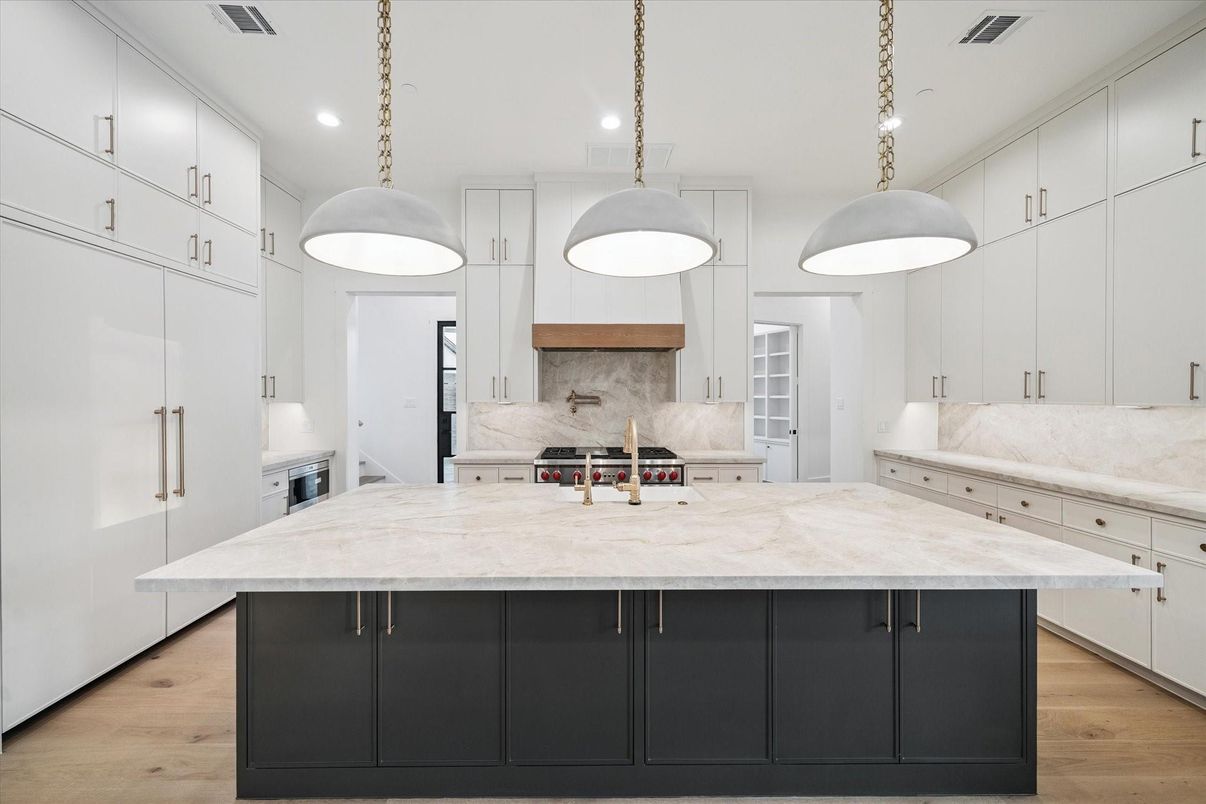 Interior, Kitchen, Pendant Lights, Recessed Lighting, Wood Texture Flooring