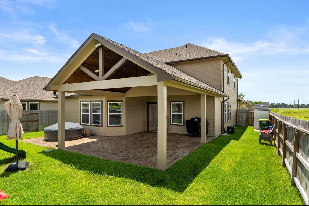 Backyard, Exterior, Hot Tub
