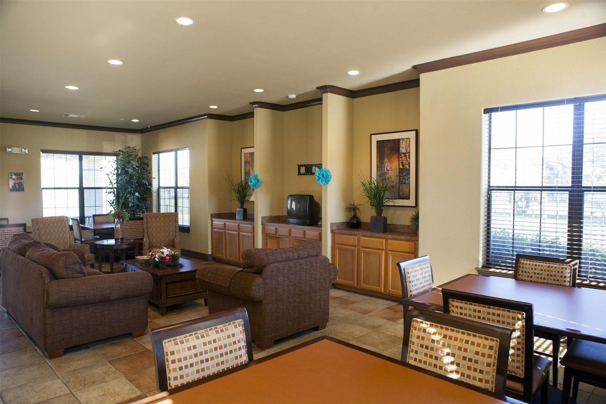 Dining room, Interior, Living room, Recessed Lighting