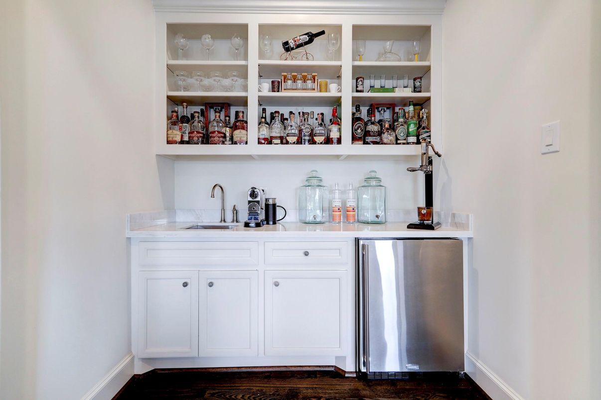 Interior, Stainless Steel Appliances, Wood Texture Flooring