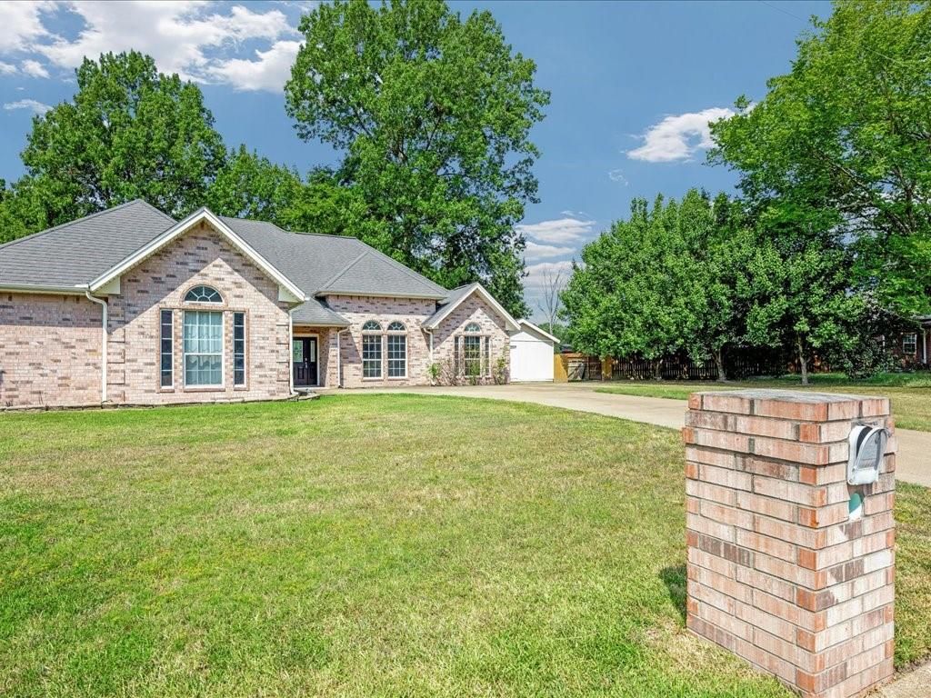 Backyard, Exterior, Facade, Brick Traditional