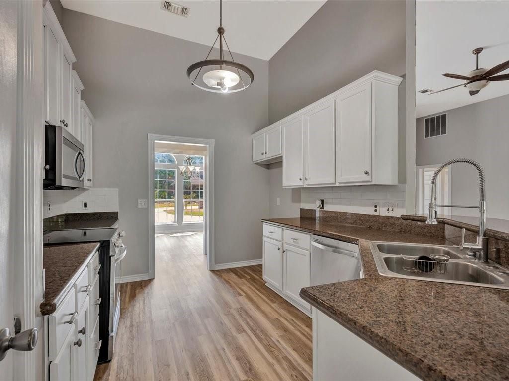 Interior, Kitchen, Pendant Lights, Wood Texture Flooring