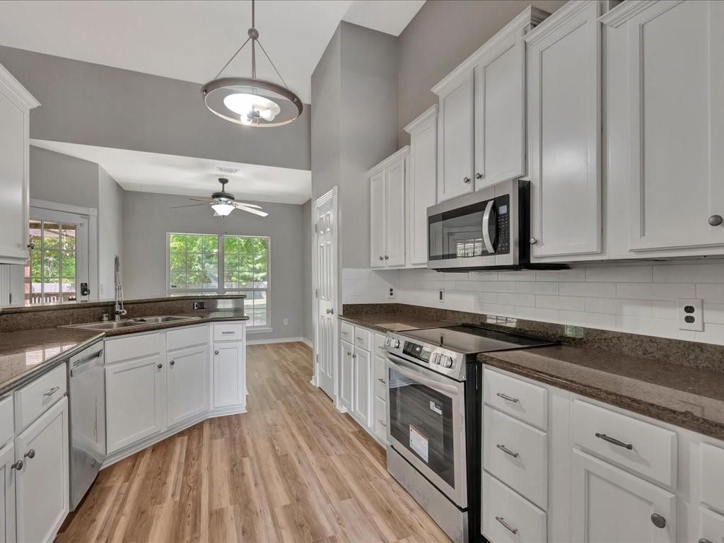 Interior, Kitchen, Pendant Lights, Wood Texture Flooring