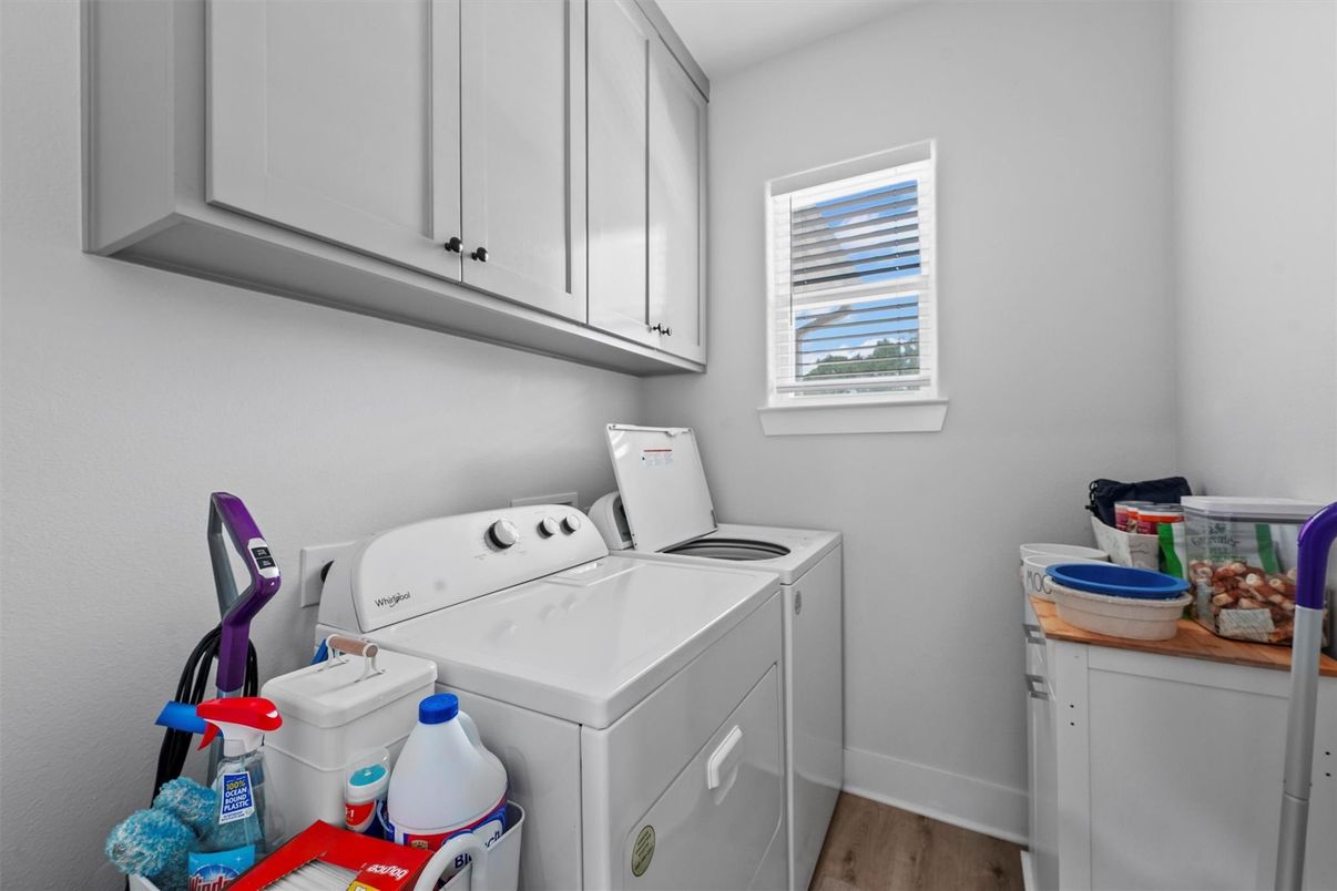 Interior, Washer, Wood Texture Flooring