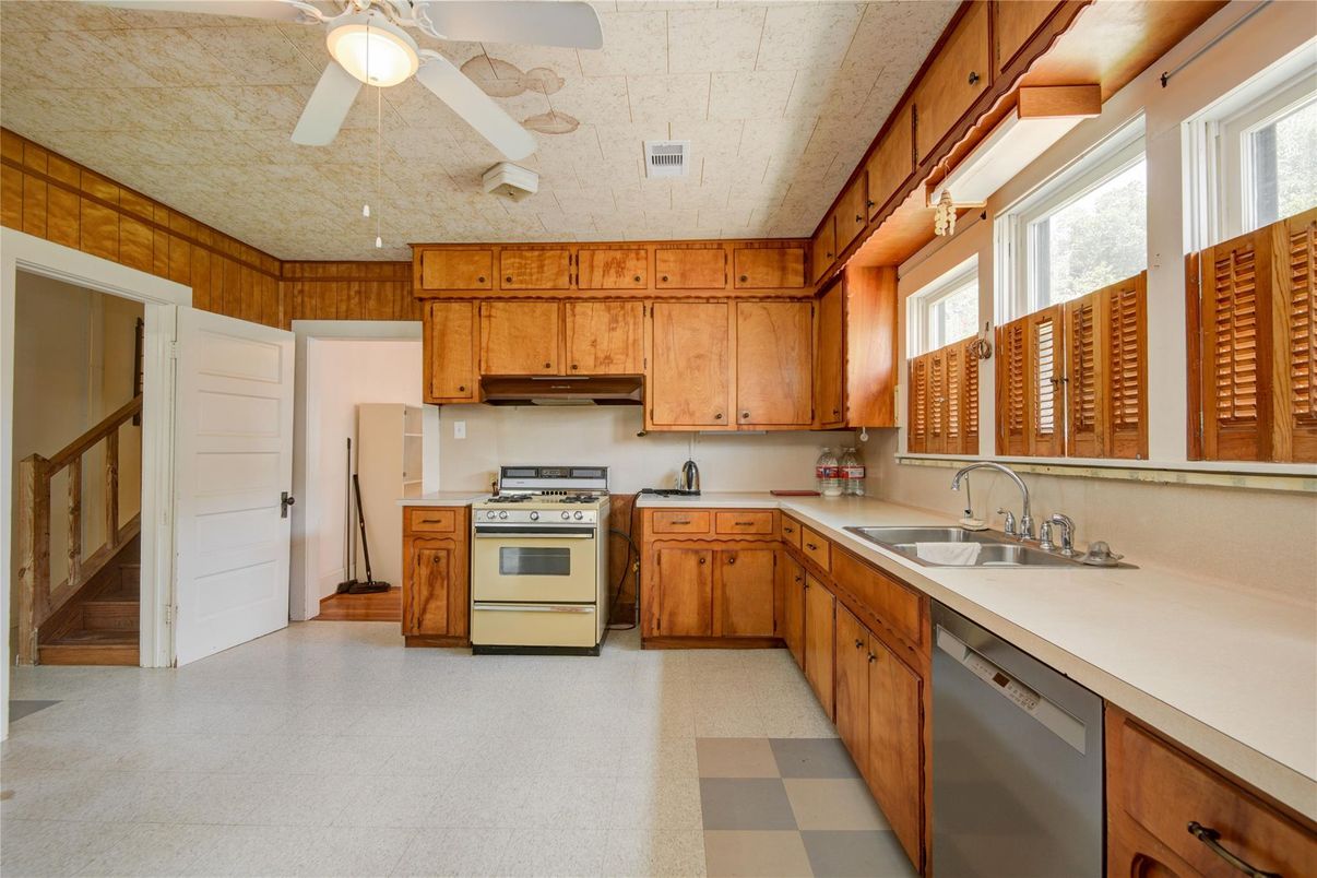 Interior, Kitchen, Stainless Steel Appliances