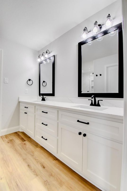 Bathroom, Dual Sink Vanities, Interior, Wood Texture Flooring