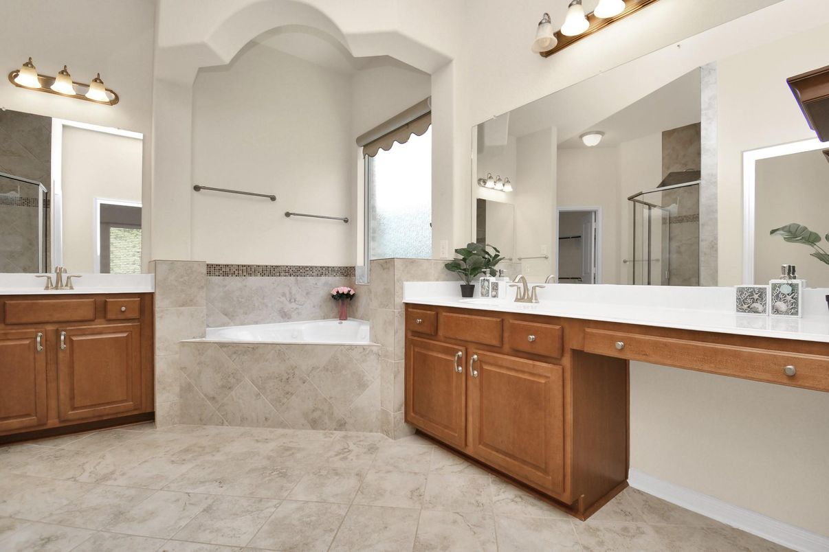 Bathroom, Dual Sink Vanities, Interior