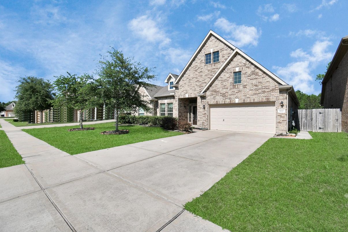 Attached, Exterior, Facade, Brick Facade, Brick Traditional