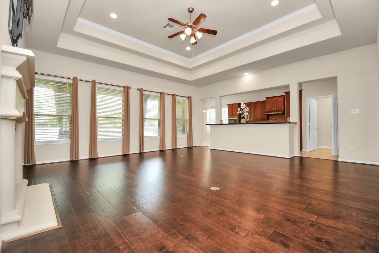 Empty room, Interior, Recessed Lighting, Wood Texture Flooring