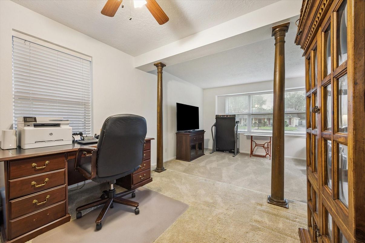 Home Office, Interior