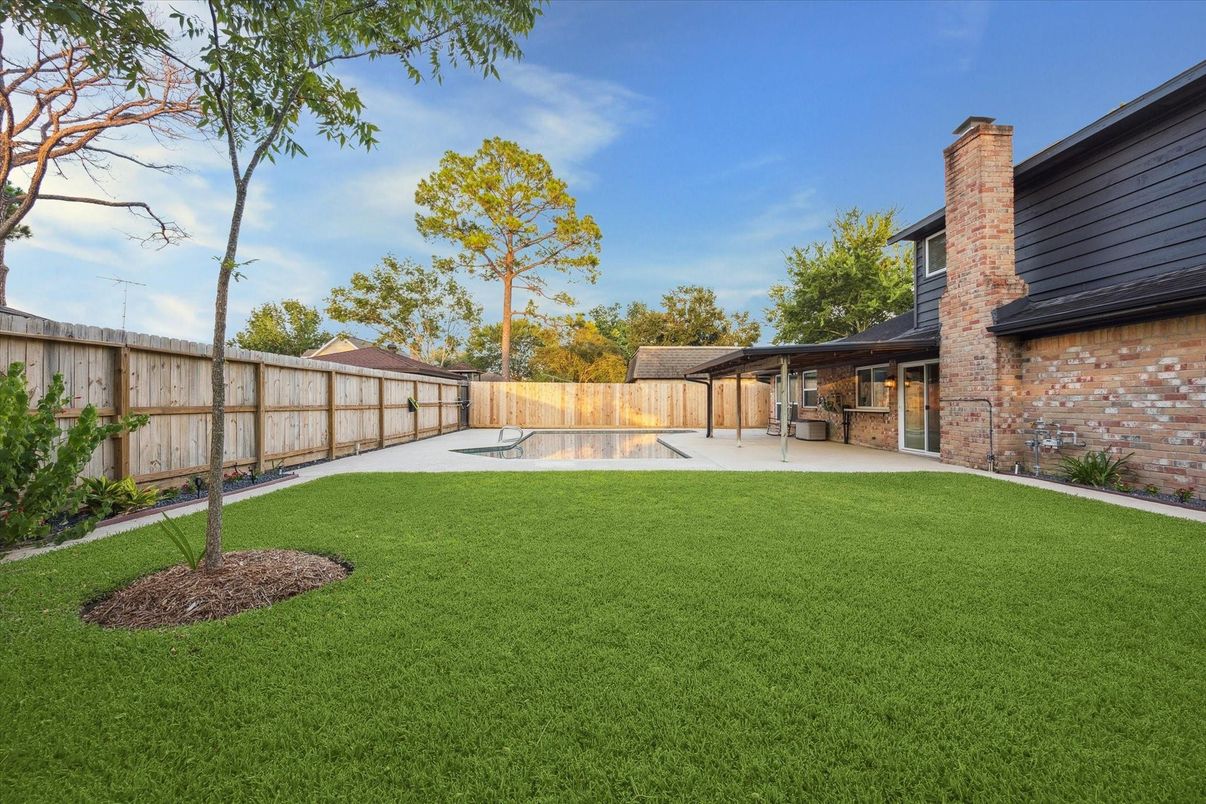 Backyard, Exterior, Pool