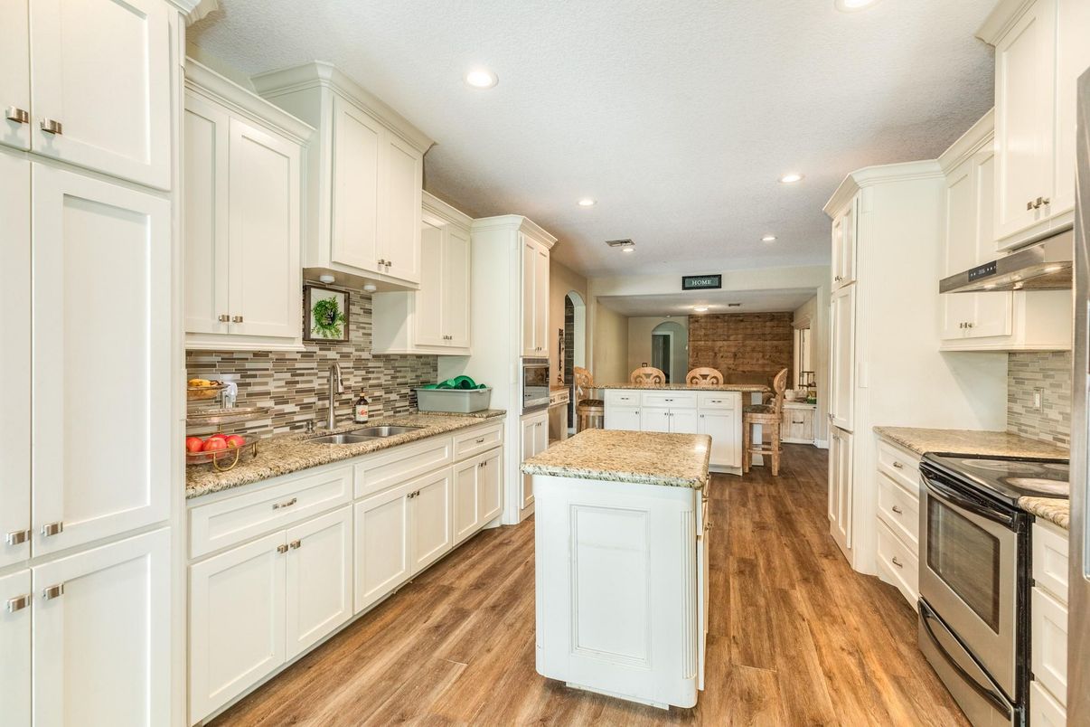 Interior, Kitchen, Recessed Lighting, Wood Texture Flooring