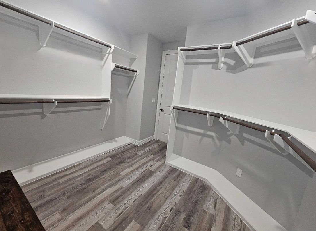 Interior, Walk-in Closets, Wood Texture Flooring