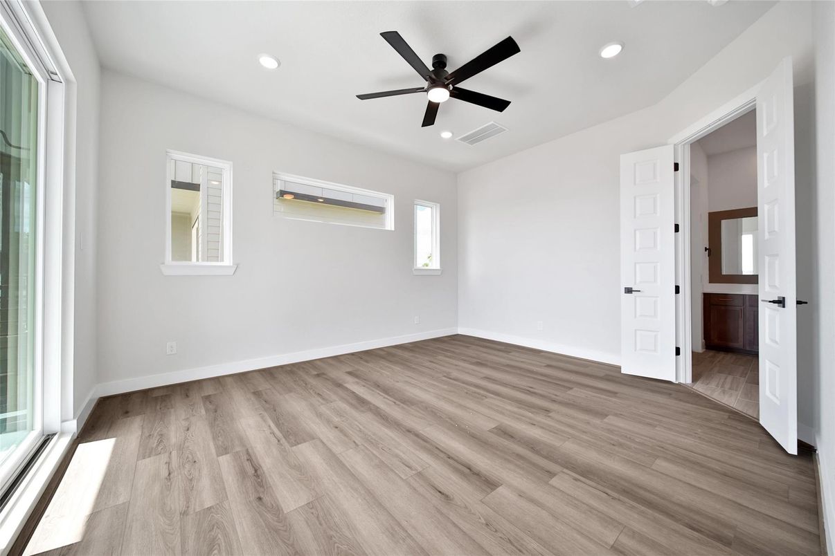 Empty room, Interior, Recessed Lighting, Wood Texture Flooring