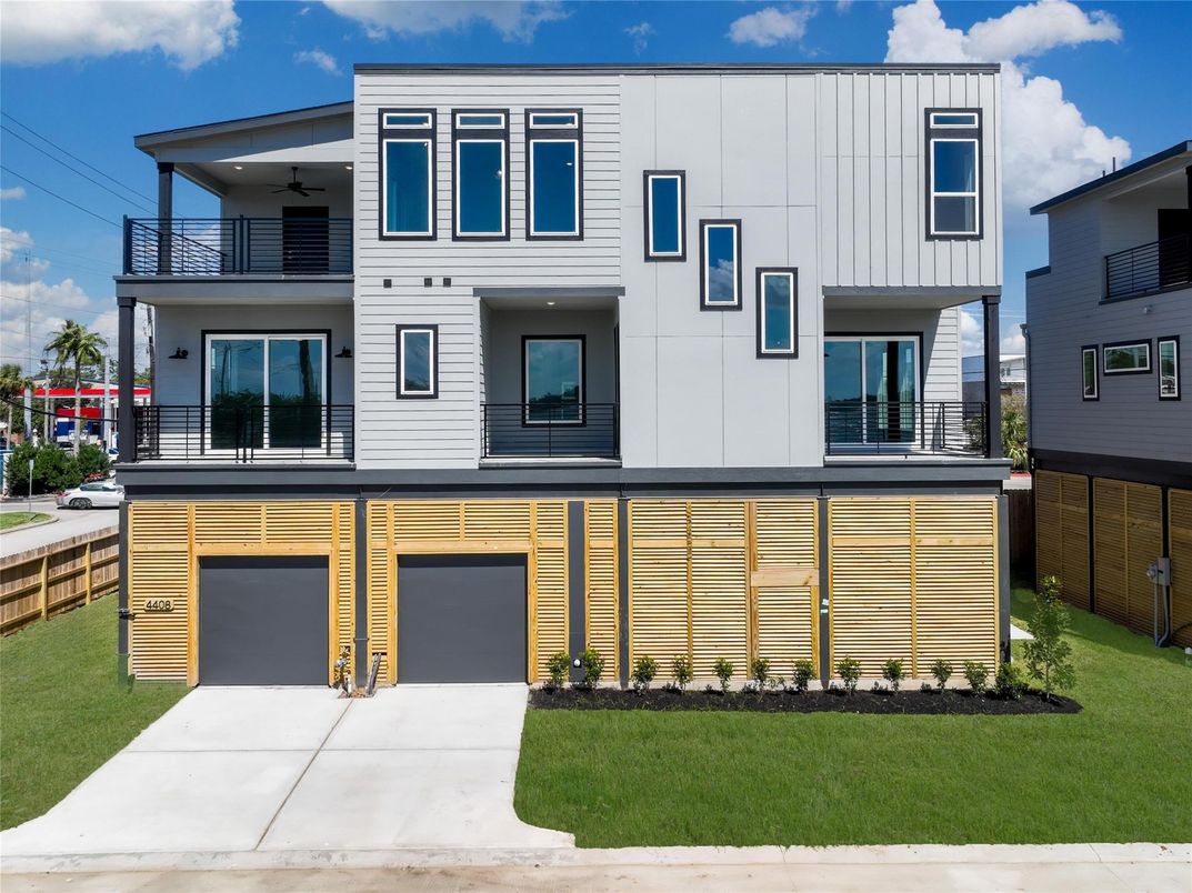 Attached, Exterior, Facade, Modern