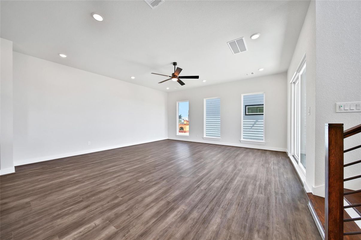 Empty room, Interior, Recessed Lighting, Wood Texture Flooring