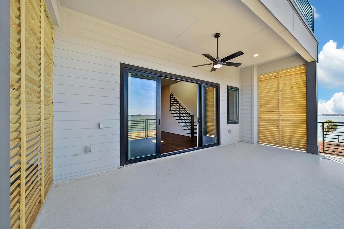Exterior, Recessed Lighting, Water