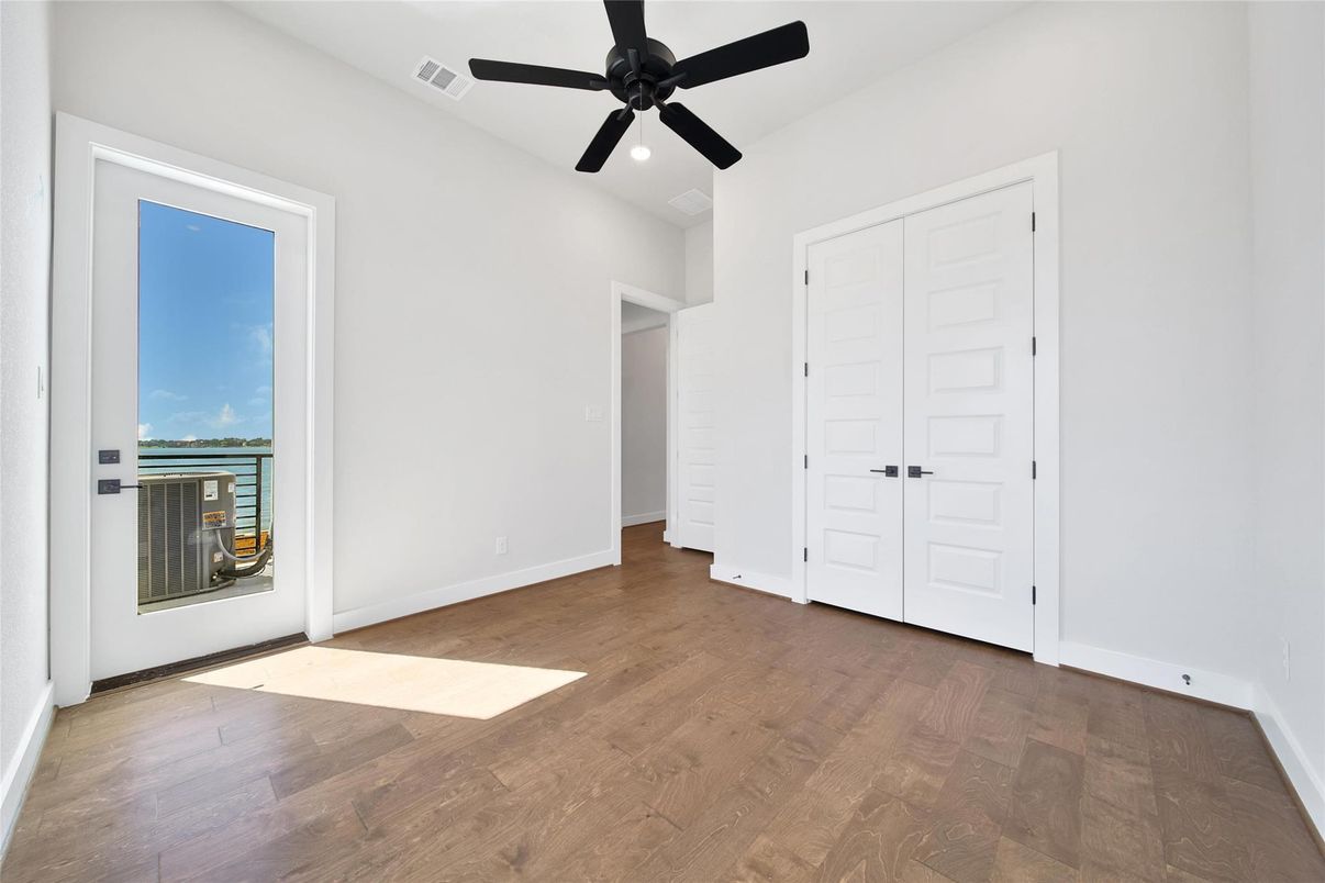 Empty room, Interior, Recessed Lighting, Water, Wood Texture Flooring