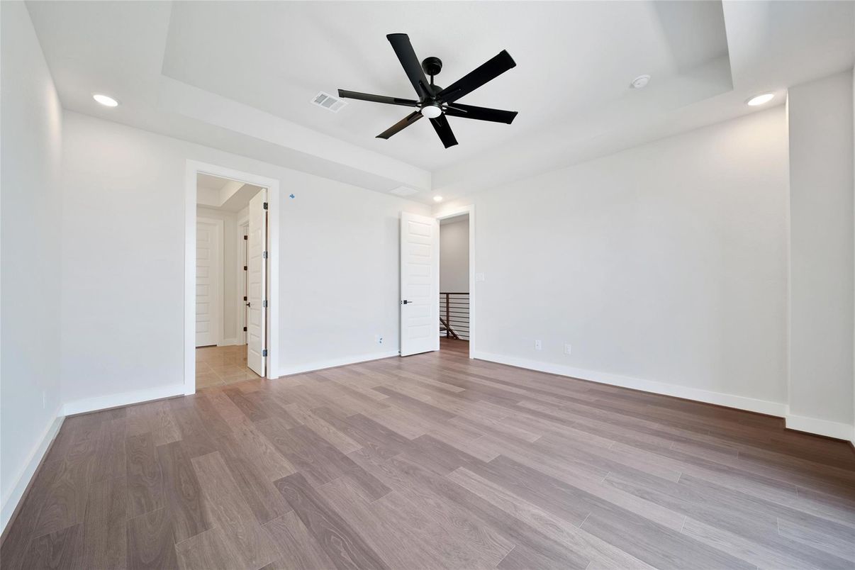 Empty room, Interior, Recessed Lighting, Wood Texture Flooring